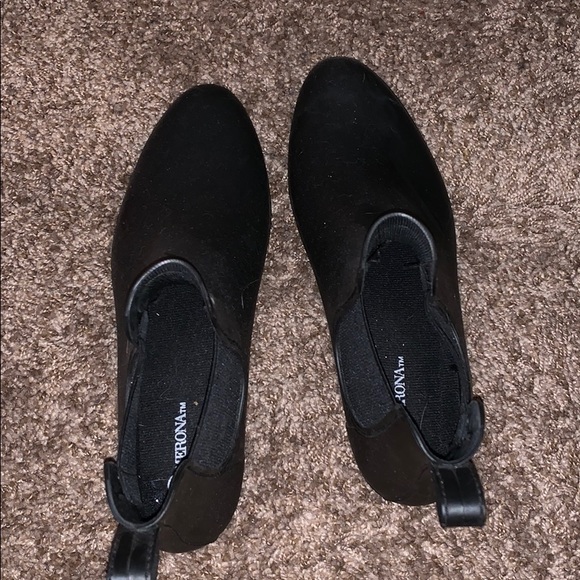 Black ankle boots. - Picture 2 of 2